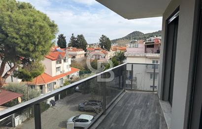 Narlıdere Limanreis'te Deniz Manzaralı 3+1 Dubleks Daire