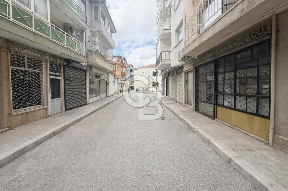 Güzelyalı Mithatpaşa Yakını Vitrinli 80 m² Satılık Dükkan 