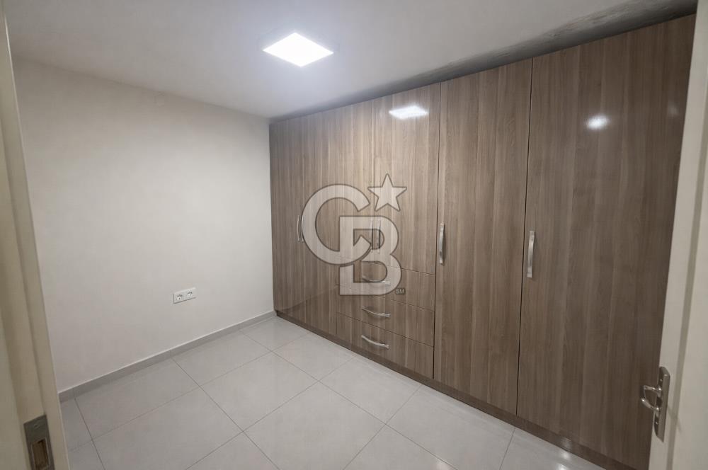 Güzelyalı Mithatpaşa Yakını Vitrinli 80 m² Satılık Dükkan 