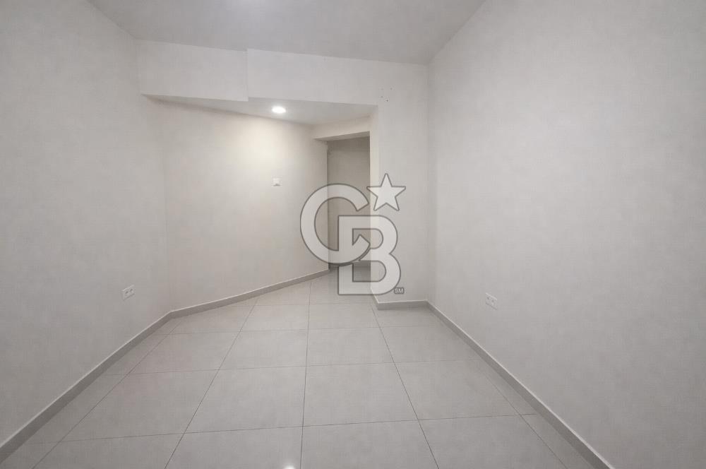 Güzelyalı Mithatpaşa Yakını Vitrinli 80 m² Satılık Dükkan 