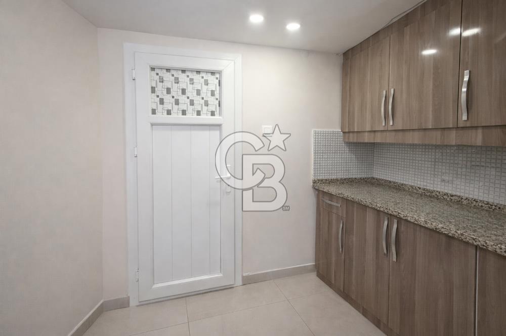 Güzelyalı Mithatpaşa Yakını Vitrinli 80 m² Satılık Dükkan 