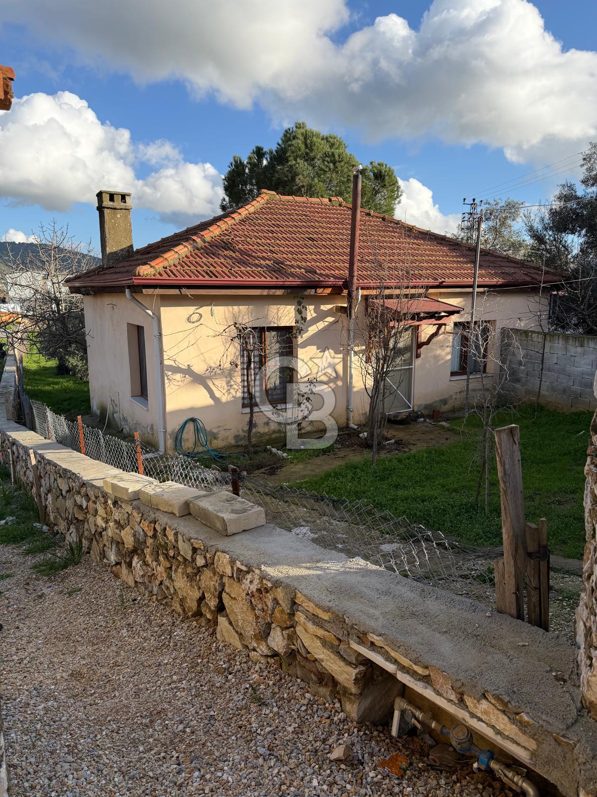 MUĞLA/MENTEŞE/DOĞANKÖY'DE SATILIK KAGİR KÖY EVİ VE BAHÇESİ
