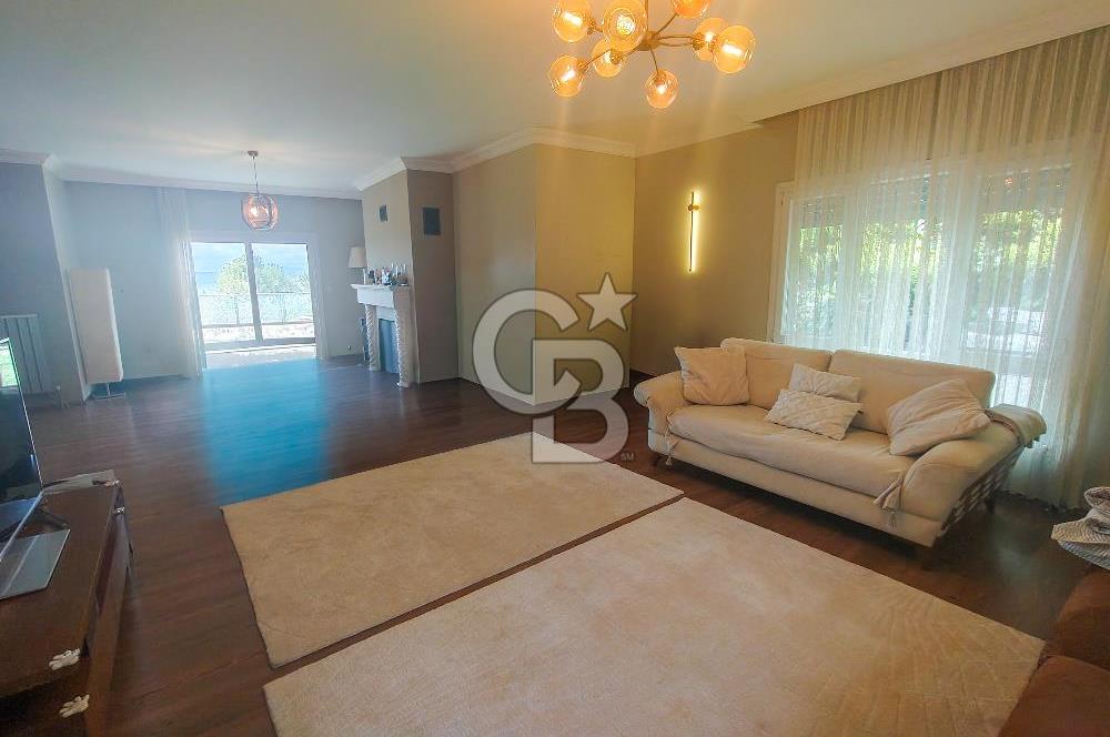 İZMİR ULUKENT YAMAÇEVLER'DE SATILIK 4+1 VİLLA