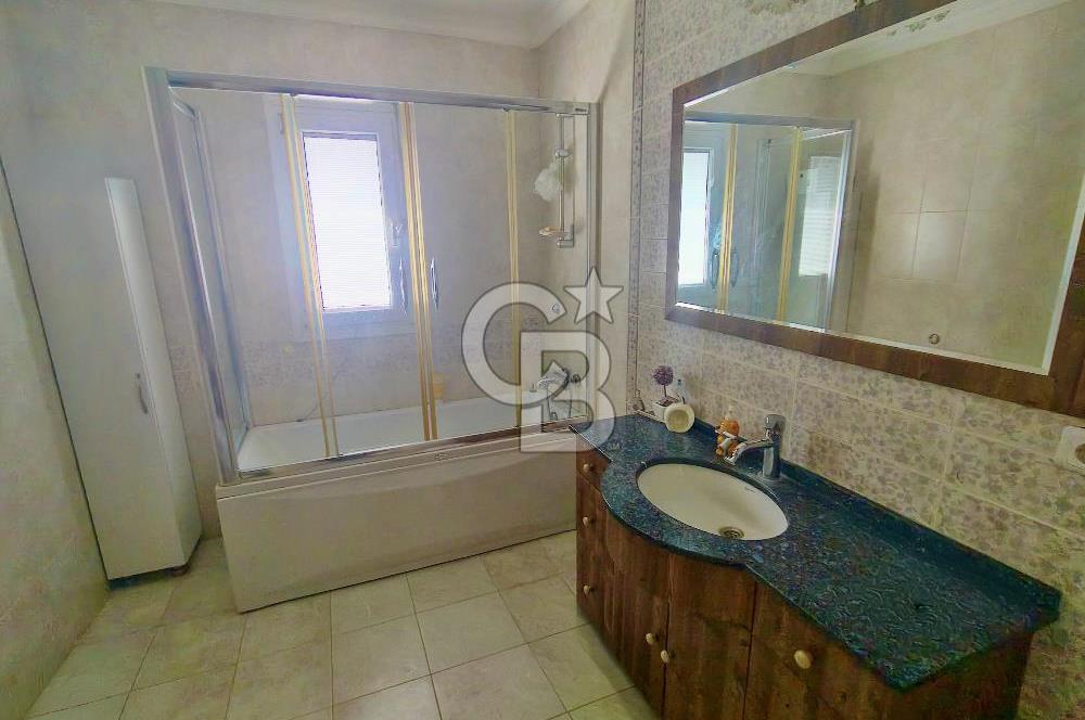 İZMİR ULUKENT YAMAÇEVLER'DE SATILIK 4+1 VİLLA