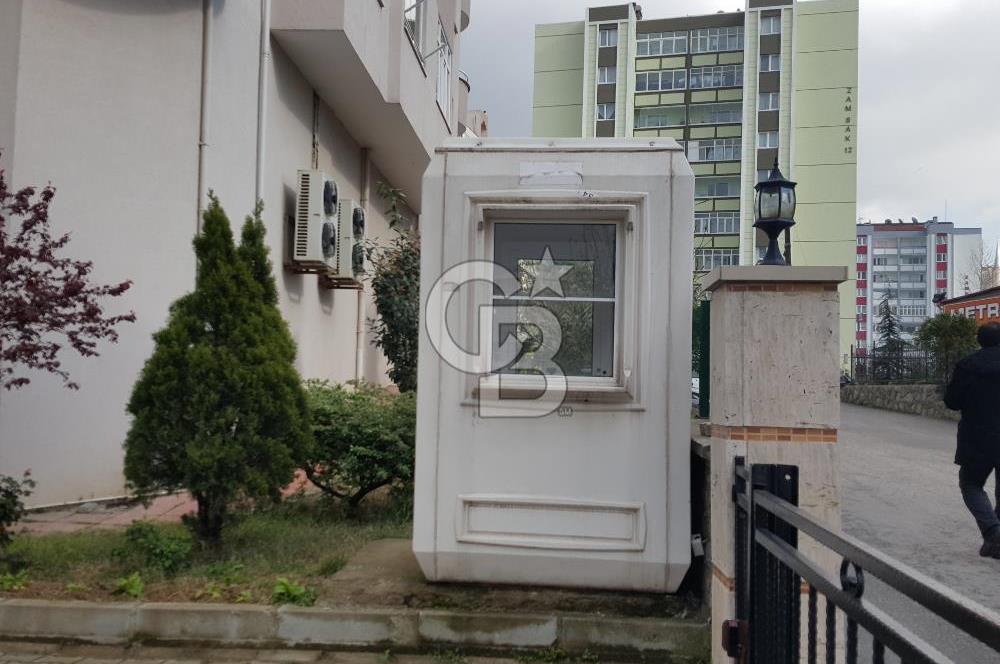 Yenikent'in (Mutlukent) en merkezi bölgesinde satılık daire.