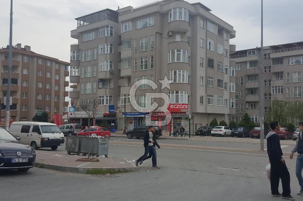 Yenikent'in (Mutlukent) en merkezi bölgesinde satılık daire.