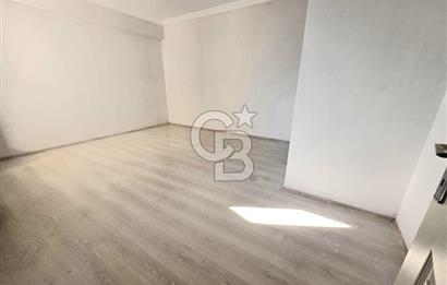 GELİBOLU'DA MERKEZİ KONUMDA ARA KAT 2+1 GENİŞ SATILIK DAİRE