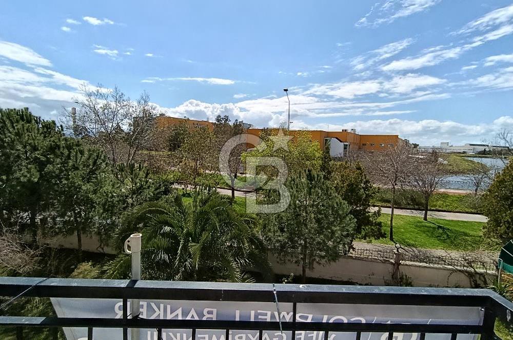 Ataşehir'de Türk Koleji Karşısında Manzaralı 3+1 Kiralık Daire