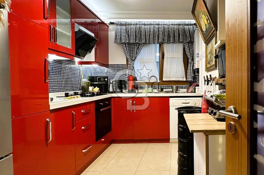 BOSTANCI ALTINTEPE’DE MİNİBÜSE,MARMARAYA YAKIN GENİŞ BALKONLU 3+1 DAİRE 