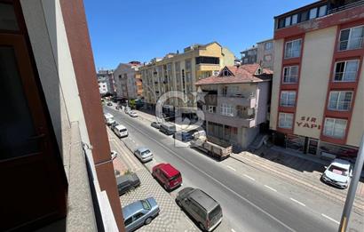 ÇAYIROVA ÖZGÜRLÜKTE BELEDİYE YAKINI KİRALIK 2+1 DAİRE