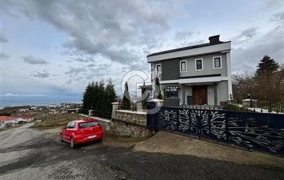 ŞEHRİN ZİRVESİNDE, MAVİNİN MERKEZİNDE AKYAZI'DA SATILIK VİLLA