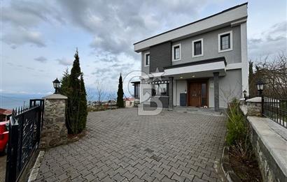 ŞEHRİN ZİRVESİNDE, MAVİNİN MERKEZİNDE AKYAZI'DA SATILIK VİLLA