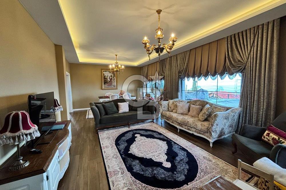 ŞEHRİN ZİRVESİNDE, MAVİNİN MERKEZİNDE AKYAZI'DA SATILIK VİLLA