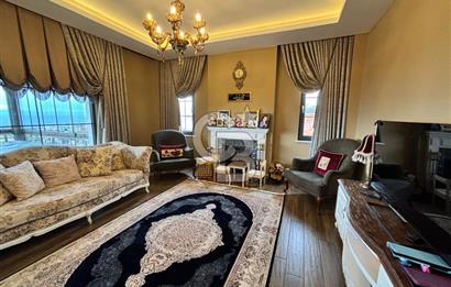 ŞEHRİN ZİRVESİNDE, MAVİNİN MERKEZİNDE AKYAZI'DA SATILIK VİLLA