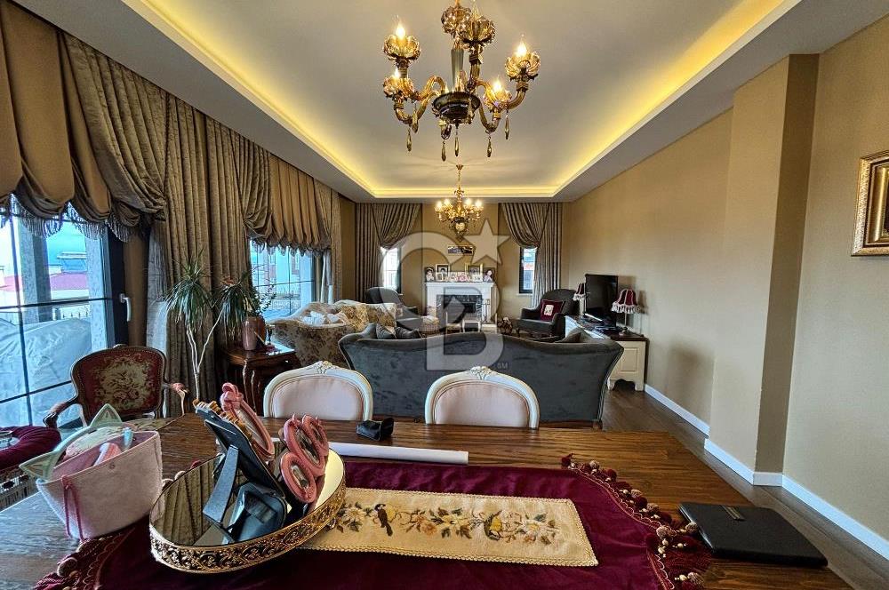 ŞEHRİN ZİRVESİNDE, MAVİNİN MERKEZİNDE AKYAZI'DA SATILIK VİLLA