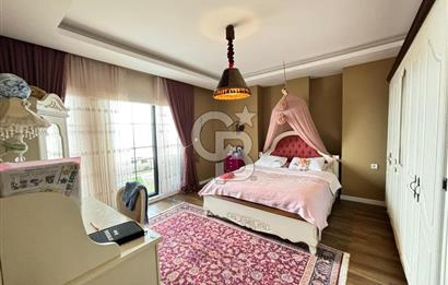 ŞEHRİN ZİRVESİNDE, MAVİNİN MERKEZİNDE AKYAZI'DA SATILIK VİLLA