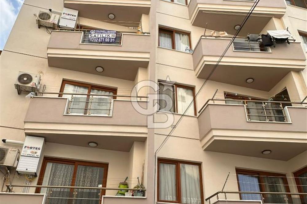 Dikili İsmetpaşa Mahallesinde Deniz Manzaralı 2+1 Fırsat Daire!