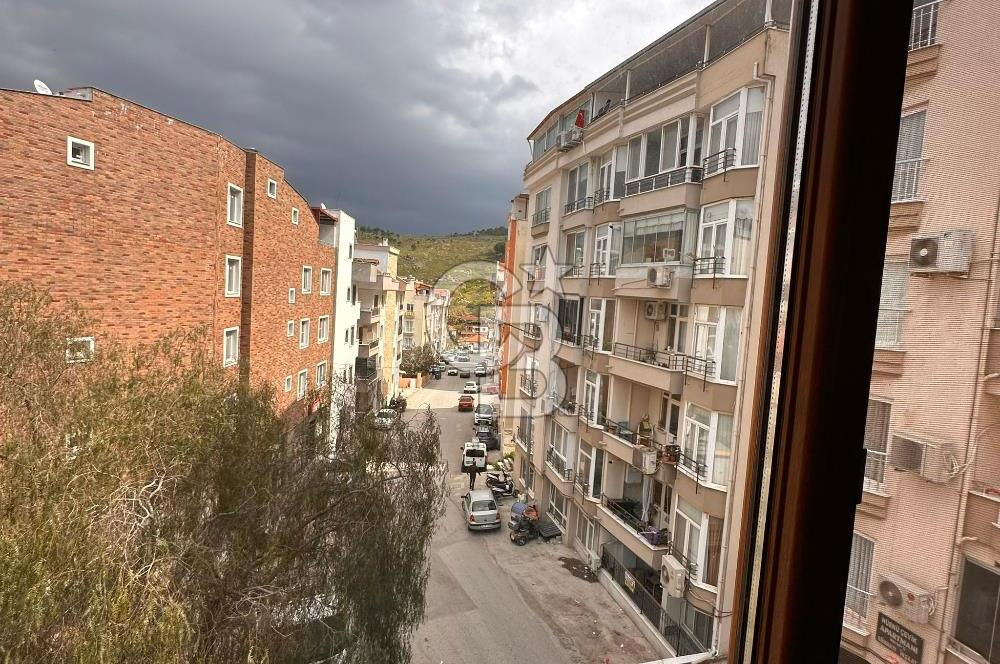 Dikili İsmetpaşa Mahallesinde Deniz Manzaralı 2+1 Fırsat Daire!