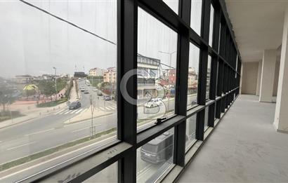 ARNAVUTKÖY'DE CADDE CEPHE KİRALIK PLAZA