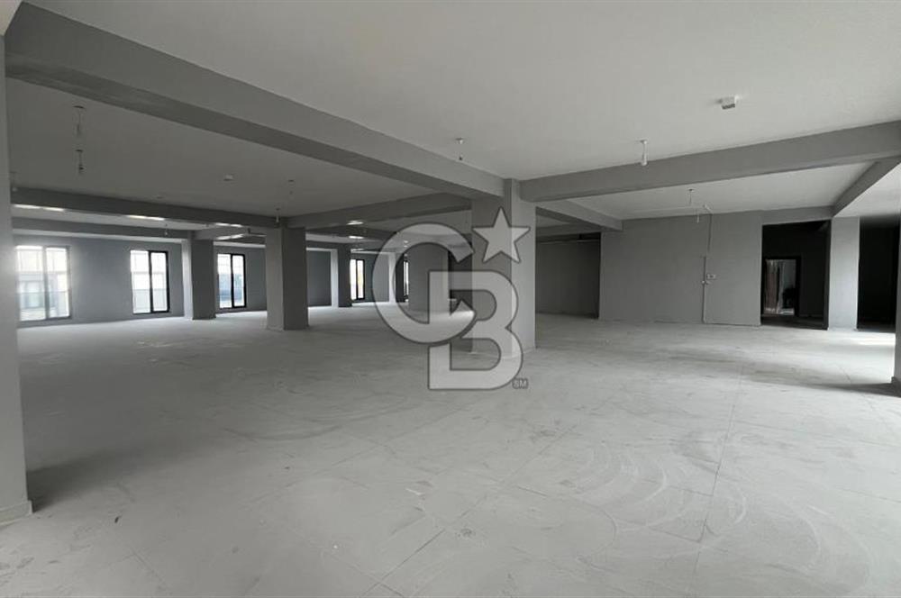 ARNAVUTKÖY'DE CADDE CEPHE KİRALIK PLAZA