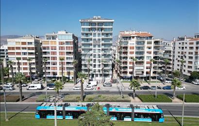 BOSTANLI YALISINDA PANORAMİK DENİZ MANZARALI SATILIK 3+1 DAİRE