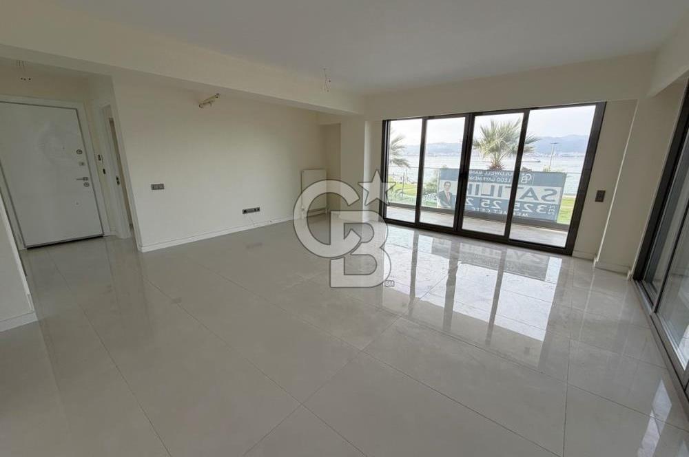 BOSTANLI YALISINDA PANORAMİK DENİZ MANZARALI SATILIK 3+1 DAİRE