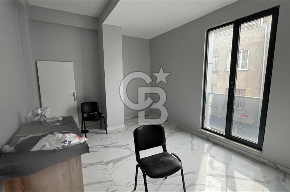 ARNAVUTKÖY'DE CADDE CEPHE KİRALIK PLAZA