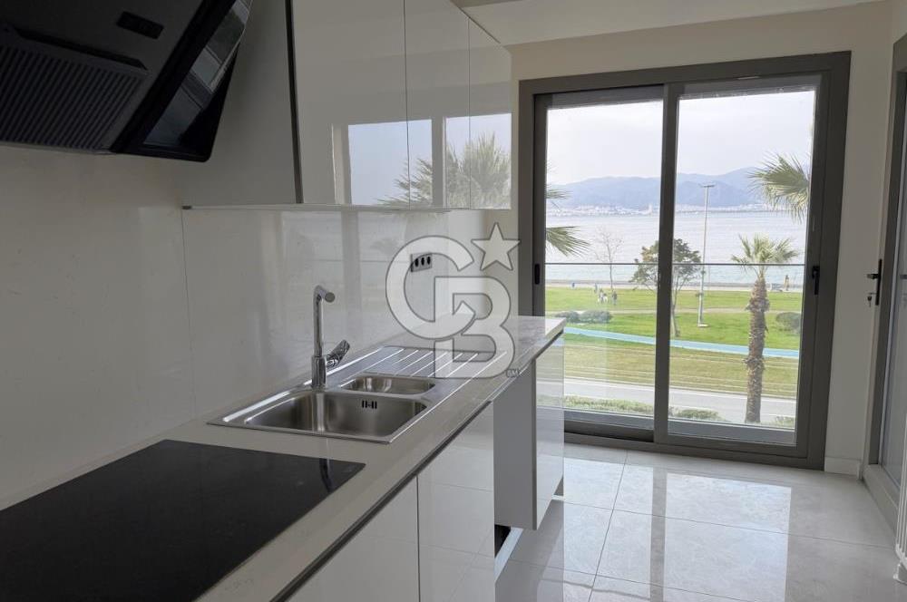 BOSTANLI YALISINDA PANORAMİK DENİZ MANZARALI SATILIK 3+1 DAİRE