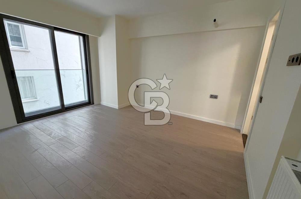 BOSTANLI YALISINDA PANORAMİK DENİZ MANZARALI SATILIK 3+1 DAİRE