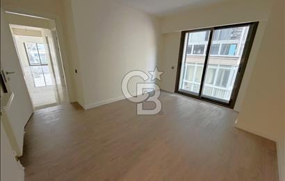 BOSTANLI YALISINDA PANORAMİK DENİZ MANZARALI SATILIK 3+1 DAİRE
