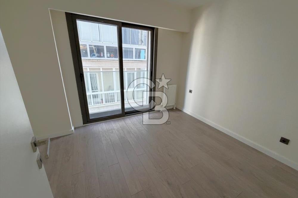 BOSTANLI YALISINDA PANORAMİK DENİZ MANZARALI SATILIK 3+1 DAİRE