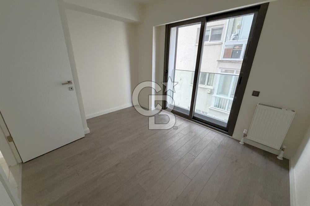 BOSTANLI YALISINDA PANORAMİK DENİZ MANZARALI SATILIK 3+1 DAİRE