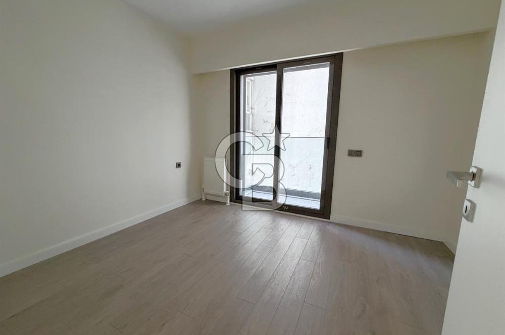 BOSTANLI YALISINDA PANORAMİK DENİZ MANZARALI SATILIK 3+1 DAİRE