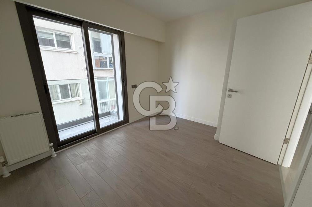 BOSTANLI YALISINDA PANORAMİK DENİZ MANZARALI SATILIK 3+1 DAİRE