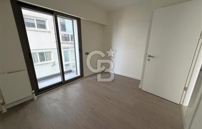 BOSTANLI YALISINDA PANORAMİK DENİZ MANZARALI SATILIK 3+1 DAİRE