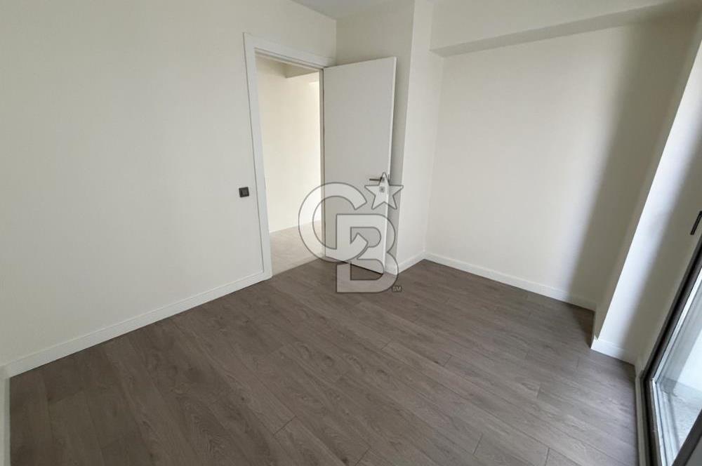 BOSTANLI YALISINDA PANORAMİK DENİZ MANZARALI SATILIK 3+1 DAİRE