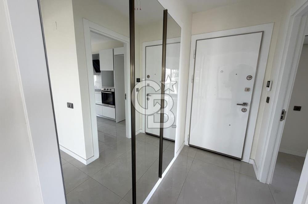 BOSTANLI YALISINDA PANORAMİK DENİZ MANZARALI SATILIK 3+1 DAİRE