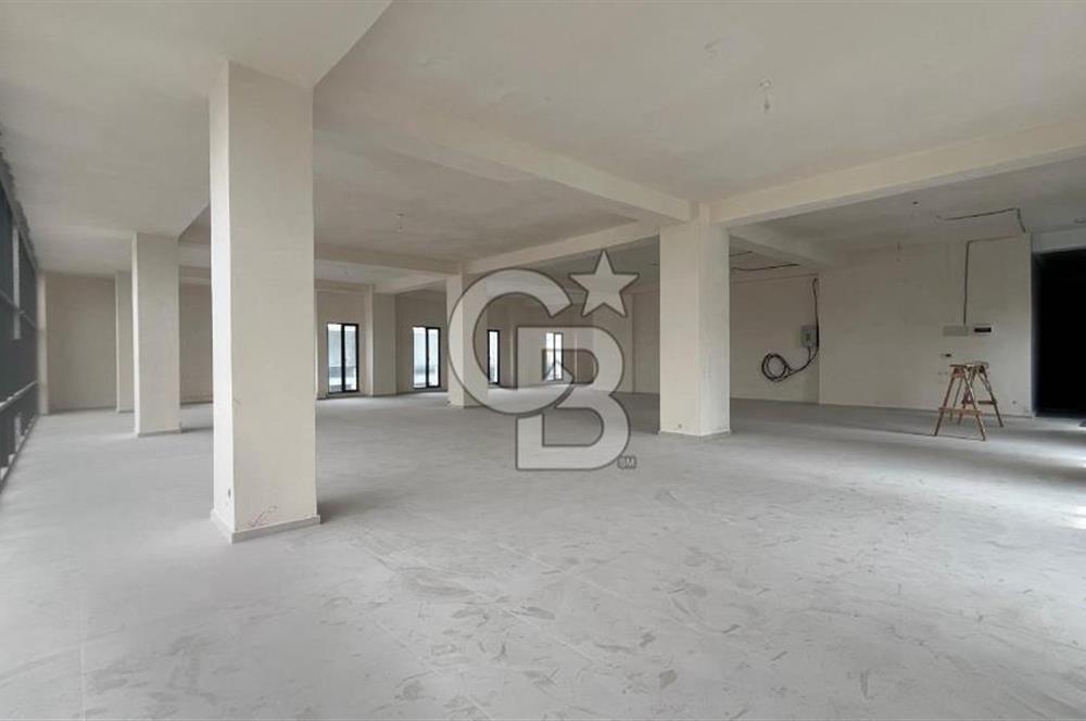 ARNAVUTKÖY'DE CADDE CEPHE KİRALIK PLAZA