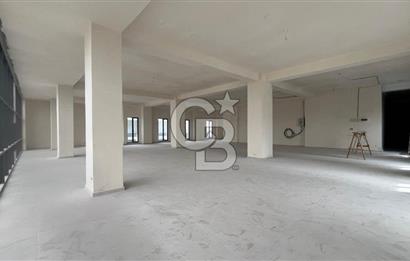 ARNAVUTKÖY'DE CADDE CEPHE KİRALIK PLAZA