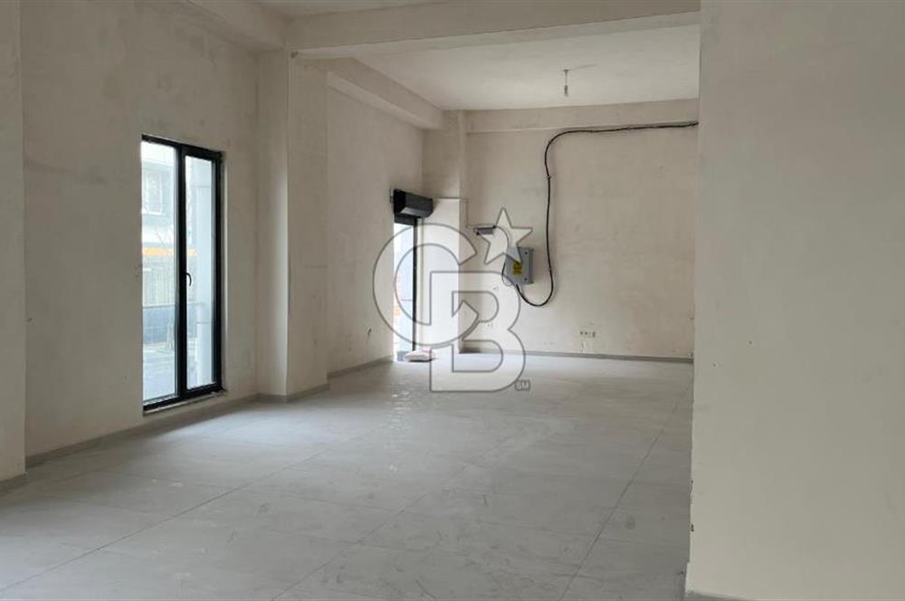 ARNAVUTKÖY'DE CADDE CEPHE KİRALIK PLAZA