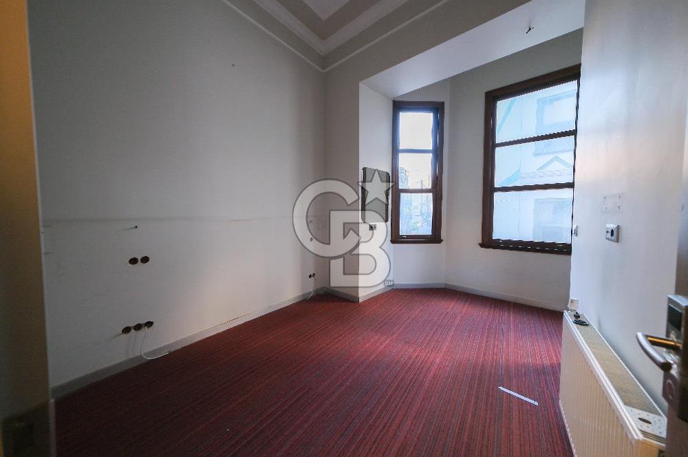 BEYOĞLU BALO SOKAK'TA KİRALIK OTEL BİNASI