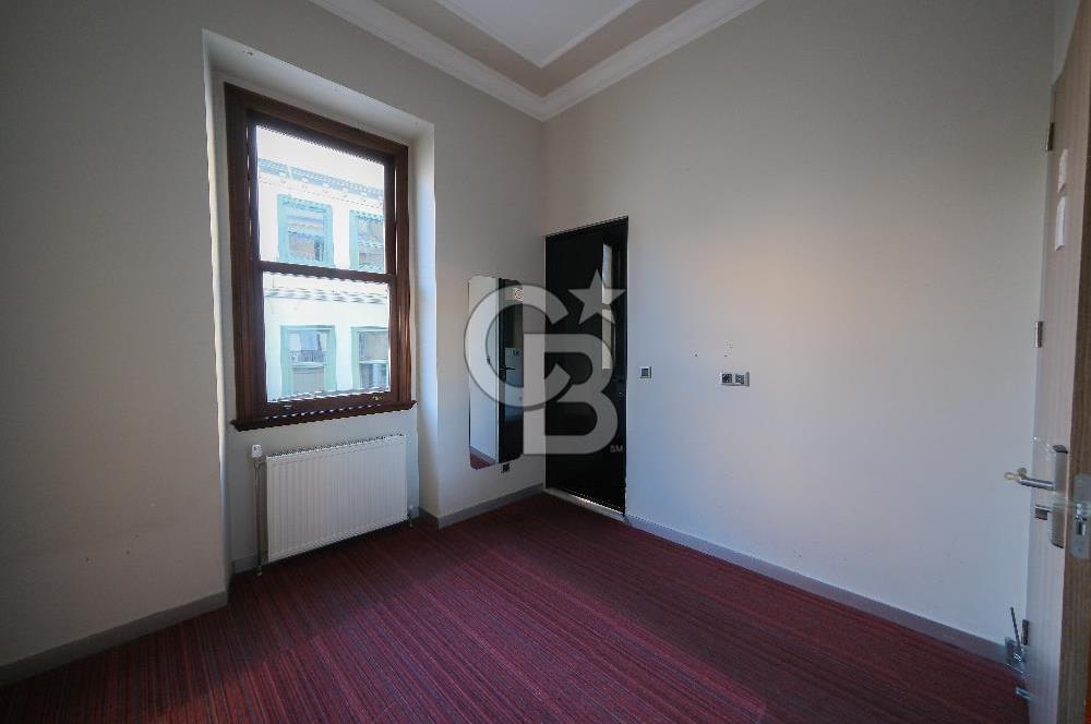BEYOĞLU BALO SOKAK'TA KİRALIK OTEL BİNASI