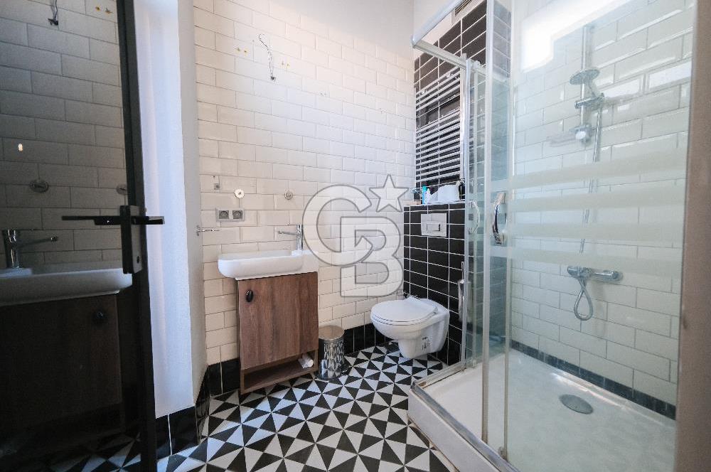 BEYOĞLU BALO SOKAK'TA KİRALIK OTEL BİNASI