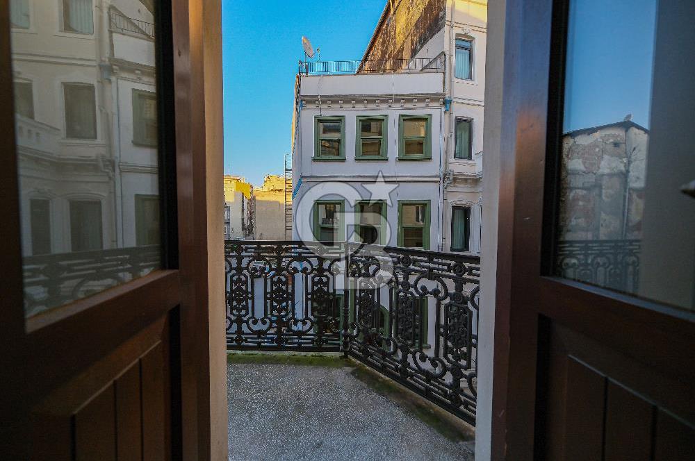 BEYOĞLU BALO SOKAK'TA KİRALIK OTEL BİNASI