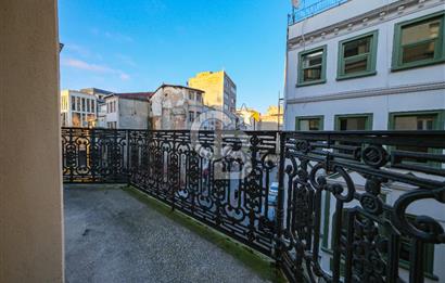 BEYOĞLU BALO SOKAK'TA KİRALIK OTEL BİNASI