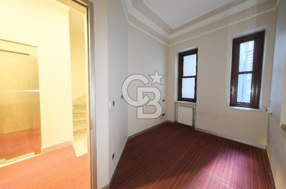 BEYOĞLU BALO SOKAK'TA KİRALIK OTEL BİNASI