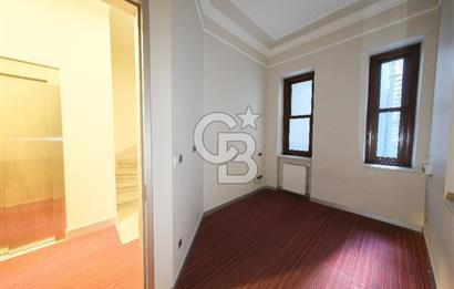 BEYOĞLU BALO SOKAK'TA KİRALIK OTEL BİNASI