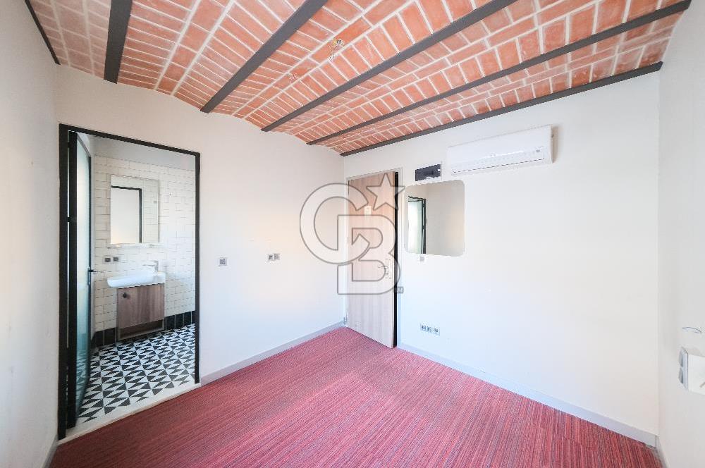 BEYOĞLU BALO SOKAK'TA KİRALIK OTEL BİNASI