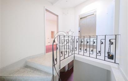 BEYOĞLU BALO SOKAK'TA KİRALIK OTEL BİNASI