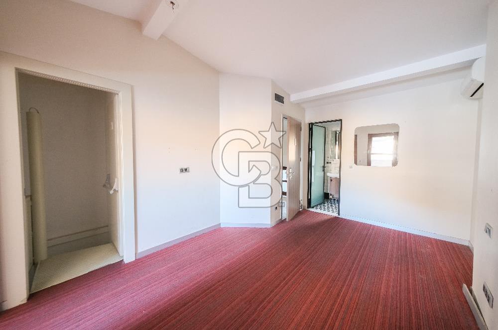 BEYOĞLU BALO SOKAK'TA KİRALIK OTEL BİNASI